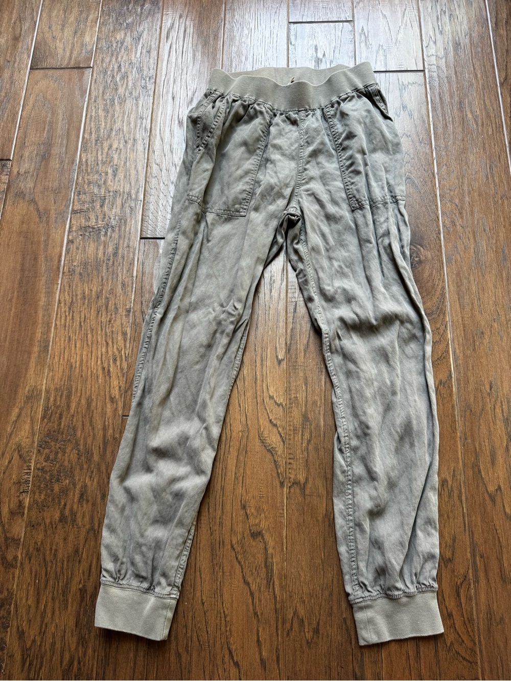Faherty Olive Green Pull-On Cropped Jogger Pants